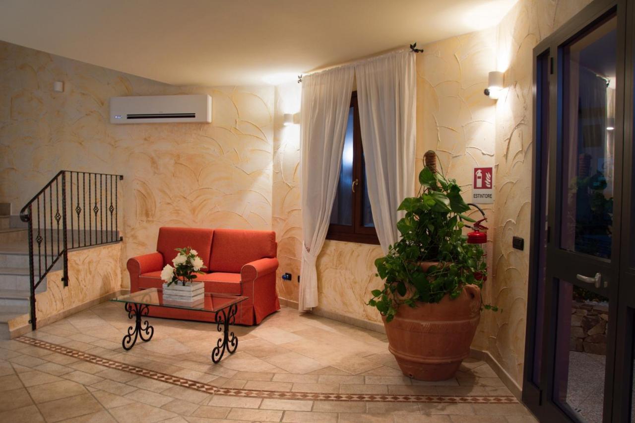 Hotel Trinita Dei Corsari 3*