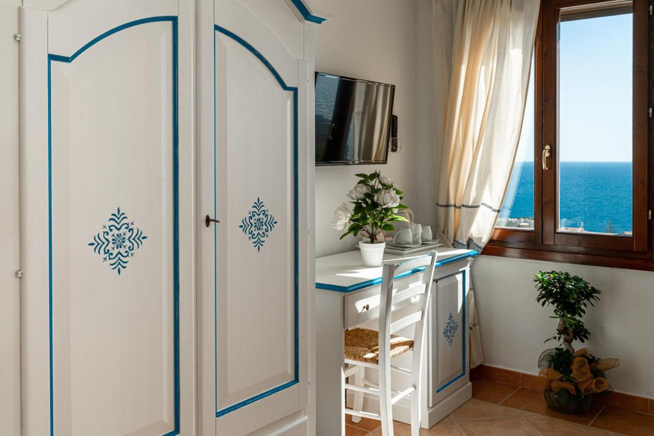 Trinita Dei Corsari Hotel 3*